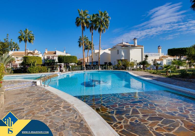 Foto 326159db-f60f-4f4a-8ba5-557ec21d5cd1. Maison avec parking piscine dans Los Balcones-Los Altos Torrevieja