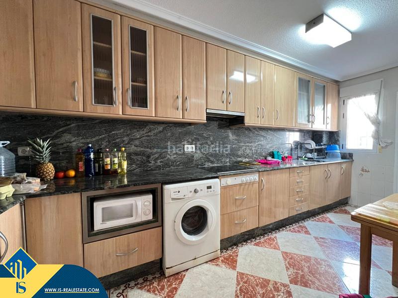 Foto cd577b88-f617-4923-9585-e406dfe0f2b6. Semi detached house with parking in Los Europeos Torrevieja