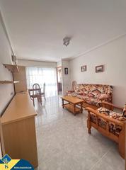 Apartamento en Las Piscinas Naturales. Apartamento con terraza en la provincia de alicante, en torrevie