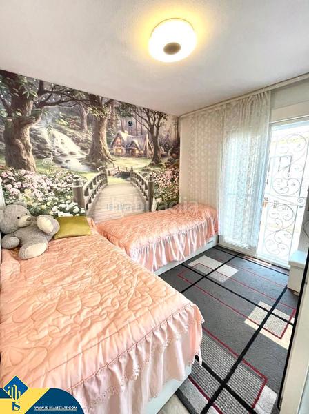 Foto e66ba1ba-0dae-4a68-b477-2eb6c108f75b. Casa aparellada amb piscina a Playa Flamenca Orihuela