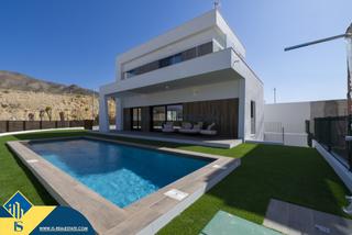 Chalet à Balcón de Finestrat-Terra Marina. Chalet con piscina privada en construcción en finestrat, provinc
