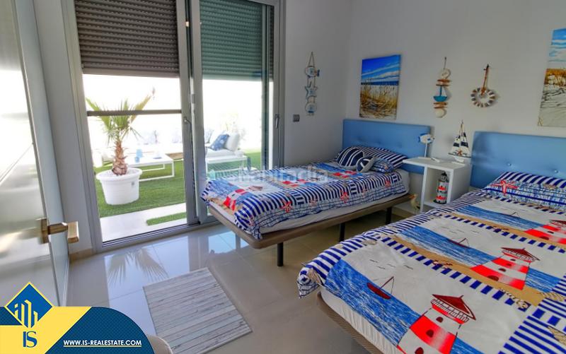 Foto 1cb2fc49-bf6a-492c-80e7-648f67ce0f34. Xalet amb aparcament piscina a Zona Carrefour - Urbanizaciones Torrevieja