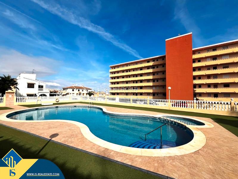 Foto 96cf8ede-fad6-44eb-b685-a9e5a7057847. Attico con piscina in Torreblanca Torrevieja