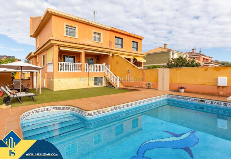 Foto 56768fa9-a6e3-4772-a674-e19450293696. Chalet mit parking pool in Aguas Nuevas Torrevieja