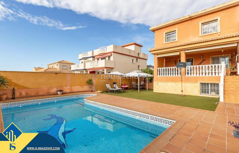 Foto 6db5f55a-77dc-4de1-aabb-bfa2a7da12d7. Chalet mit parking pool in Aguas Nuevas Torrevieja