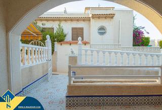 Casa en Los Balcones-Los Altos. Bungalow con piscina compartida en torrevieja, provincia de alic