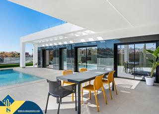 Casa in Algorfa. Casas con piscina en construcción en algorfa, provincia de alica