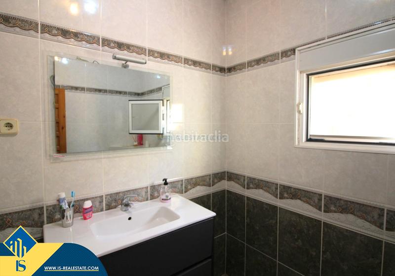 Foto 27f841bb-241e-4bfd-ad0f-fd32465a8707. Chalet with fireplace heating parking pool in La Florida Orihuela