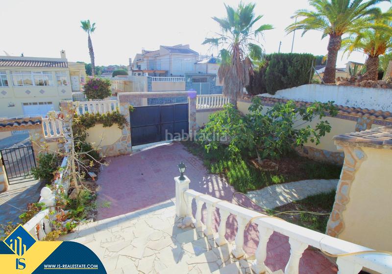 Foto 356dc0f6-d356-4860-9da4-62b9ce3b6fc7. Chalet with fireplace heating parking pool in La Florida Orihuela