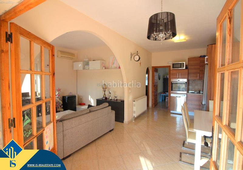 Foto 6434fd4d-84ad-46e4-9ca0-78f1dafb67ee. Chalet with fireplace heating parking pool in La Florida Orihuela