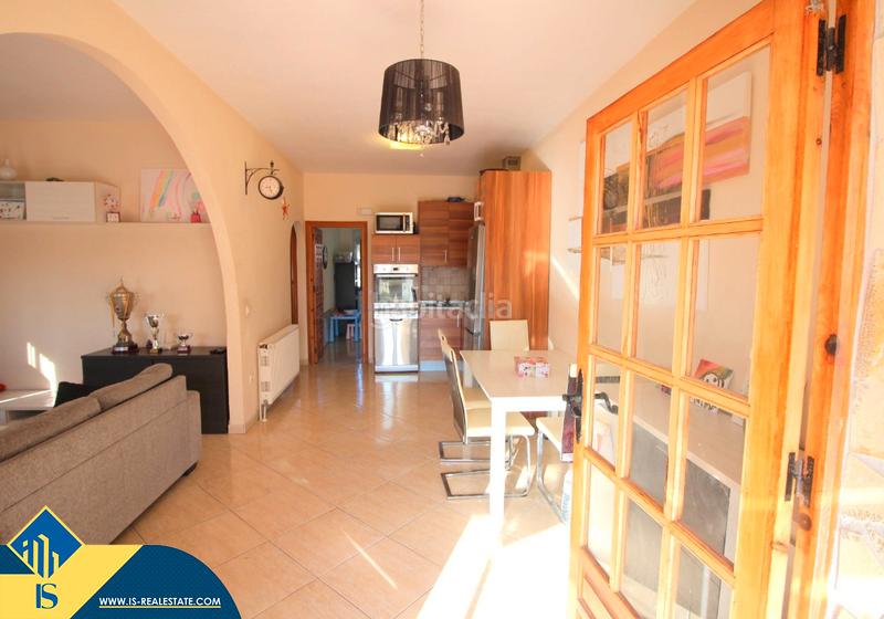 Foto c9ec8ea5-cec7-4e62-b28a-f2f706a3eb36. Chalet with fireplace heating parking pool in La Florida Orihuela