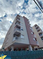 Appartamento in Nueva Torrevieja. Apartamento con piscina compartida, en la provincia de alicante,