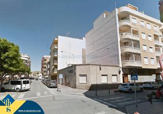 House in Pueblo. Casa con terraza en guardamar del segura, provincia de alicante.