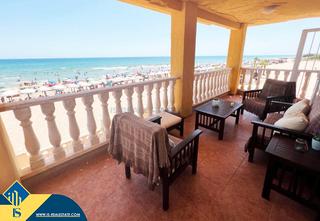 Chalet à Guardamar Playa. Casa con terraza en guardamar del segura, provincia de alicante.