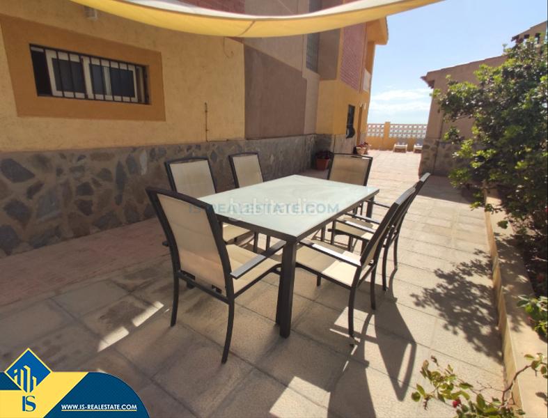 Foto 0bfbf1ce-e518-4c08-a5e6-9547568631fe. Casa amb aparcament a Guardamar Playa Guardamar del Segura