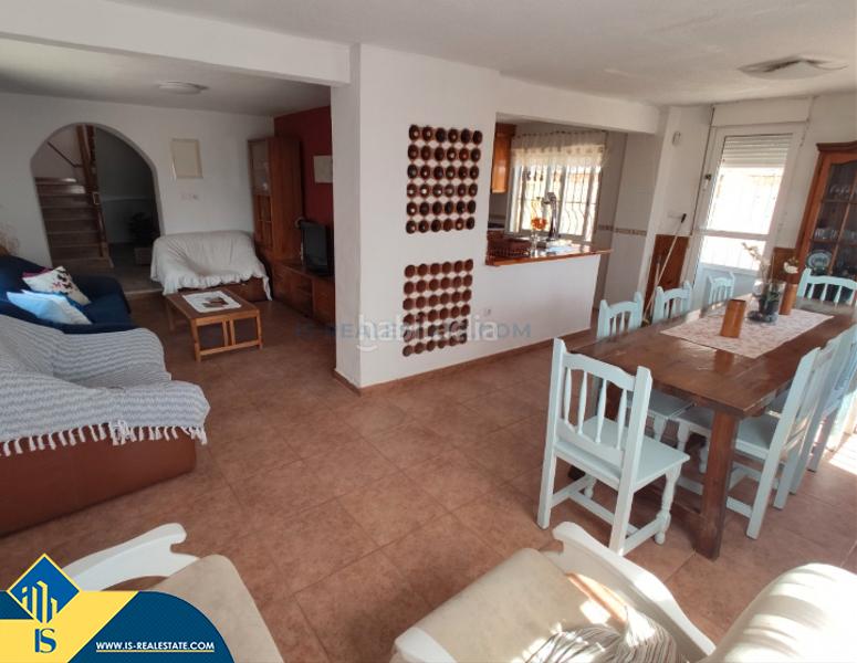 Foto a850f0a3-40c0-43a0-8547-210ea2109352. Casa amb aparcament a Guardamar Playa Guardamar del Segura