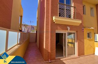 Casa a Los Secanos. Casa con piscina compartida en guardamar del segura, provincia d