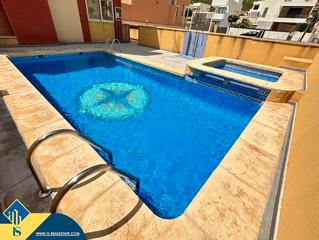 Casa a Los Secanos. Casa con piscina compartida en guardamar del segura, provincia d