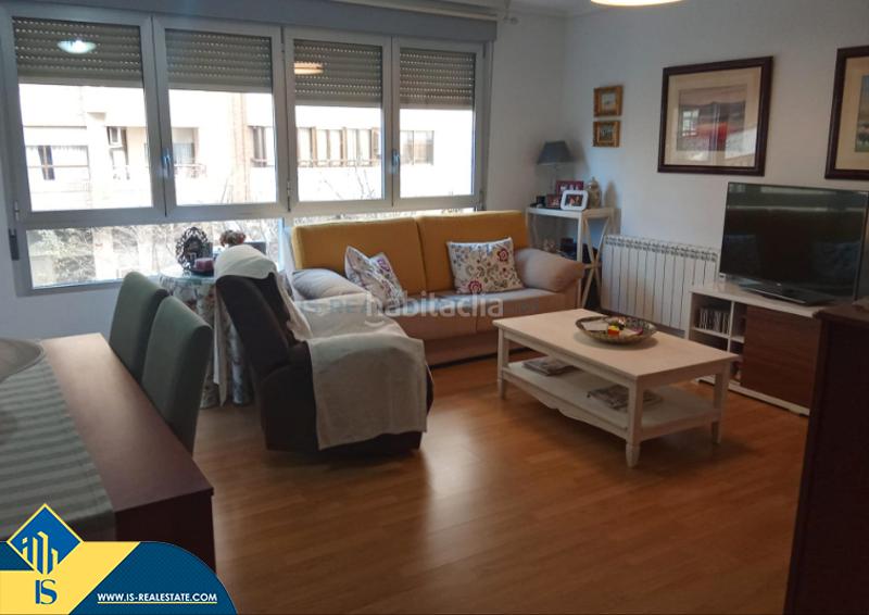 Foto 3468fe58-b3fd-483c-a01c-ee29d5145ca3. Piso apartamento con balcón , provincia . 4 habitaciones | 138 m² | 1 kilómetro del mar en Alicante