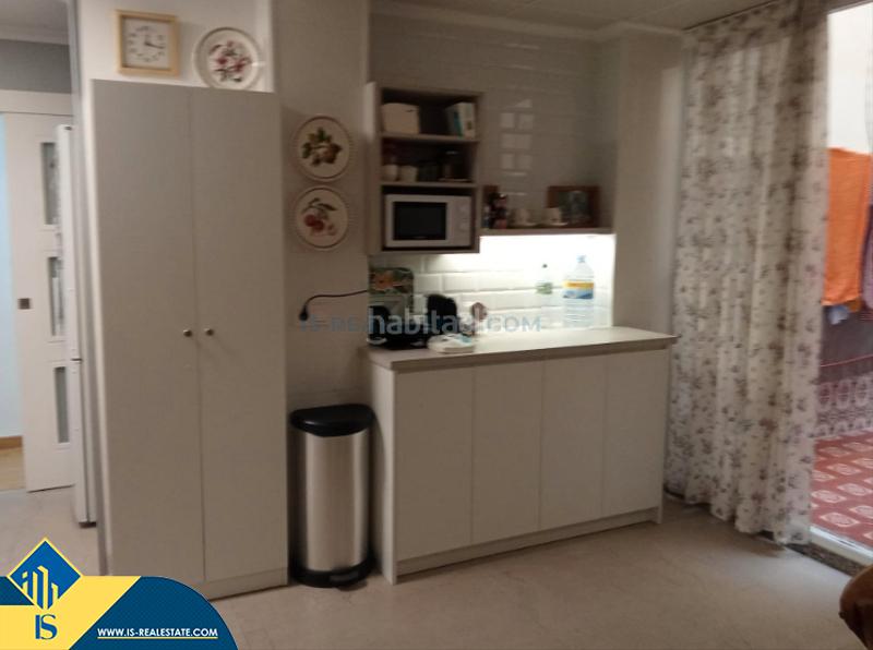 Foto 682ba5a9-cc4a-400a-ad21-c5191919e6d9. Piso apartamento con balcón , provincia . 4 habitaciones | 138 m² | 1 kilómetro del mar en Alicante