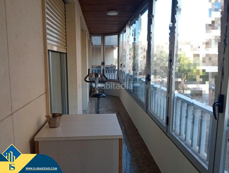 Foto bf75977e-7716-48be-aefe-029a1ef498b1. Piso apartamento con balcón , provincia . 4 habitaciones | 138 m² | 1 kilómetro del mar en Alicante