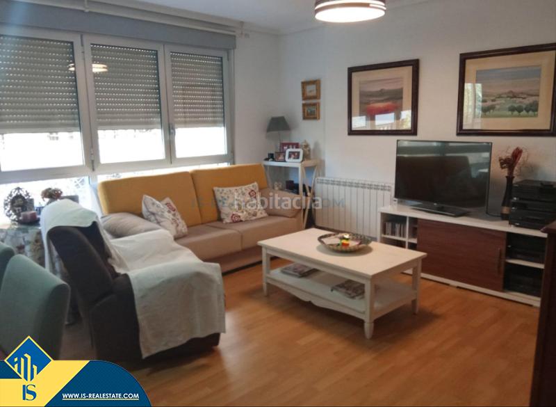 Foto db5cf754-7861-4396-9417-f19022a84a8b. Piso apartamento con balcón , provincia . 4 habitaciones | 138 m² | 1 kilómetro del mar en Alicante