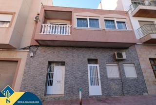 Apartment in El Molino. Apartamento con piscina privada en torrevieja, provincia de alic
