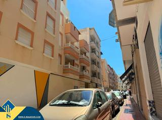 Piso en Pueblo. Apartamento con terraza en guardamar del segura, provincia de al