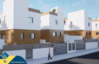 Chalet à El Pinar de Campoverde. Casas con piscina privada en construcción en orihuela costa, pro