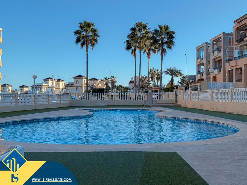 Foto e822d507-f291-4422-97f9-5cd4a3778cb8. Penthouse with heating parking pool in Torreblanca Torrevieja