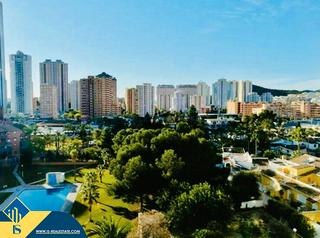 Appartement à Cala Finestrat. Apartamento con piscina compartida en benidorm, provincia de ali