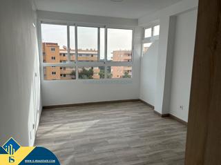 Appartement à El Moncayo - El Pòrtic. Apartamento reformado con balcón en guardamar del segura, provin