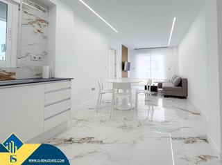 Appartement in Avenida Habaneras - Curva de Palangre. Apartamento reformado con piscina compartida en playa del cura,