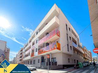 Piso en Antonio Machado. Apartamento con piscina compartida, en la provincia de alicante,