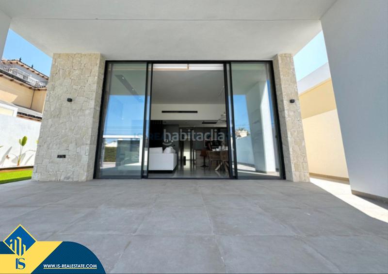 Foto 56cd3ee6-fc34-4a63-a59c-234a074cc9d2. Haus mit parking pool in Zona Carrefour - Urbanizaciones Torrevieja