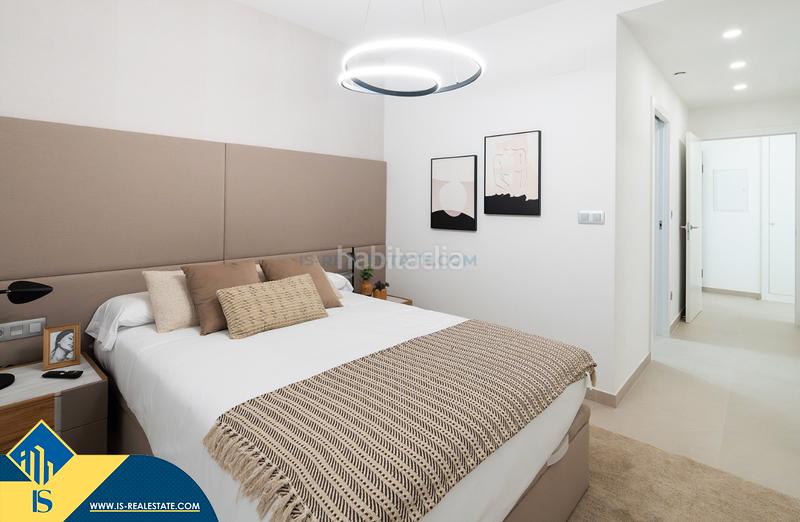 Foto 78dcfc89-5494-41ae-9bb8-53df30a465f4. Apartament amb aparcament piscina a Playa Poniente Benidorm
