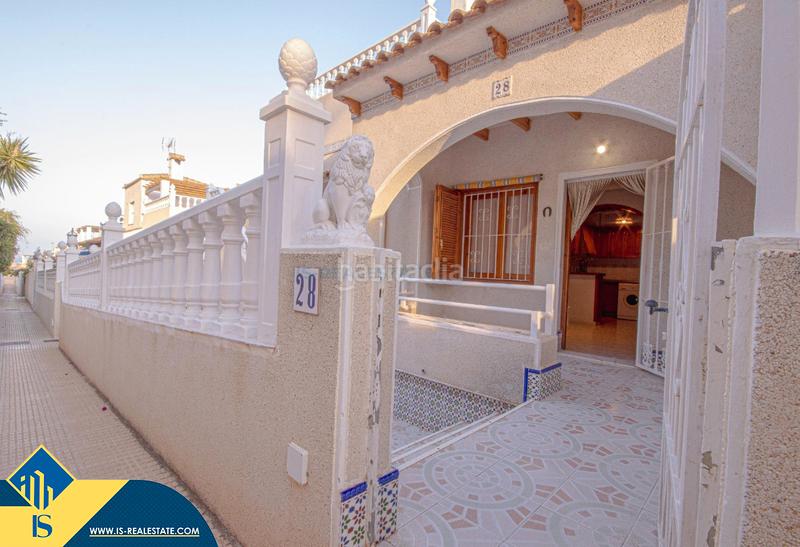 Foto 0e23386c-aa71-4662-a242-32a15f3c9b09. House with fireplace heating pool in Los Balcones-Los Altos Torrevieja