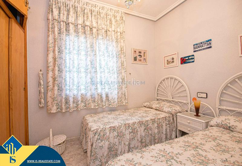 Foto c9cdb46c-9fa7-4c96-b39d-da014def73e8. House with fireplace heating pool in Los Balcones-Los Altos Torrevieja