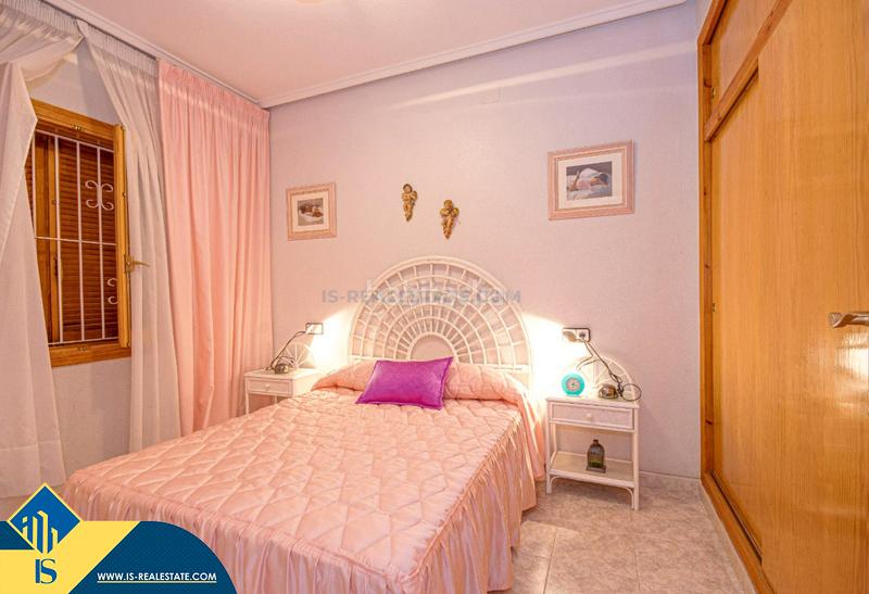 Foto f08a8d49-7f98-4691-9bae-3fdba199207b. House with fireplace heating pool in Los Balcones-Los Altos Torrevieja
