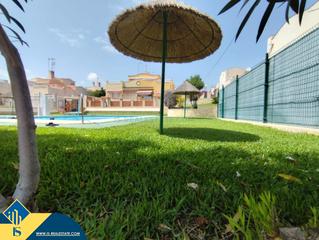 Casa a Los Balcones-Los Altos. Bungalow con piscina compartida, en la provincia de alicante, en