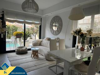 Xalet a Los Almendros. Villa con piscina privada en orihuela costa, provincia de alican