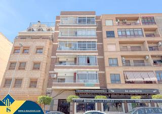 Apartamento en Antonio Machado. Apartamento con terraza en torrevieja, provincia de alicante. 3