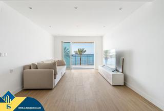 Appartement à Las Piscinas Naturales. Apartamento reformado con terraza en alicante, provincia de torr