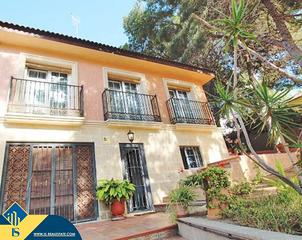 Chalet à Los Balcones-Los Altos. Chalet con piscina privada, en la provincia de alicante, en la l