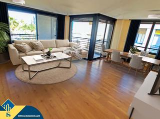 Piso en Centro - Muelle Pesquero. Apartamento con terraza en la provincia de alicante, en torrevie