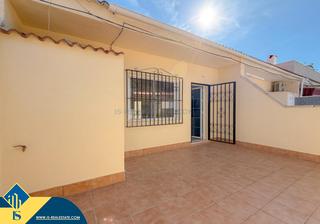 Maison à El Moncayo - El Pòrtic. Bungalow reformado con terraza en guardamar del segura, provinci