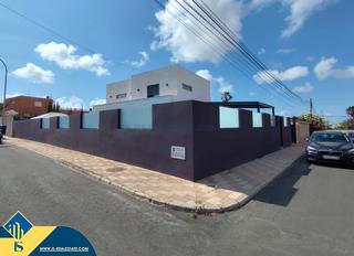 Xalet a Zona Carrefour - Urbanizaciones. Chalet con piscina privada, en la provincia de alicante, en la l