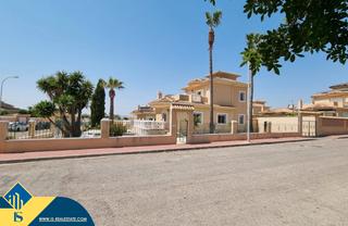 Chalet en Zona Carrefour - Urbanizaciones. Chalet con piscina privada, en la provincia de alicante, en la l