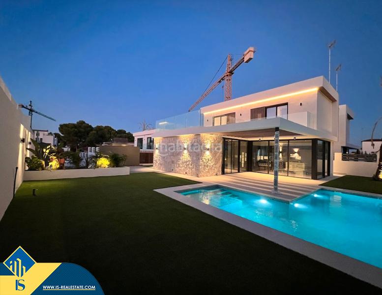 Foto 3f101d77-2d09-4887-b625-3e6c36ca1d03. Xalet amb aparcament piscina a Lomas de Cabo Roig - Los Dolses Orihuela