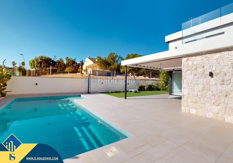 Foto f62aaee0-4c73-426d-bd58-fdae5e7eba42. Xalet amb aparcament piscina a Lomas de Cabo Roig - Los Dolses Orihuela